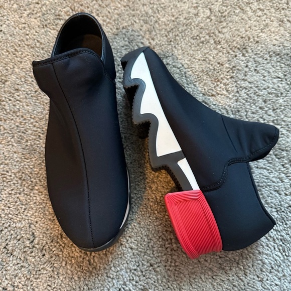 iRi WES BLACK RED LOW TOP SNEAKER - Picture 3 of 6